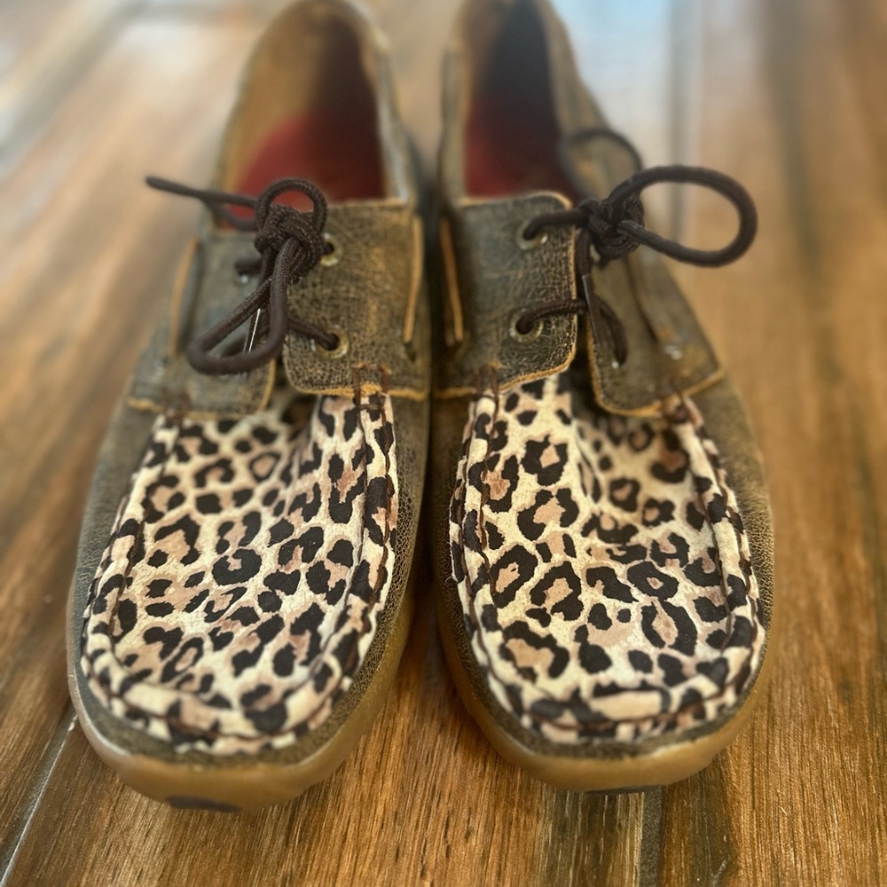 Twisted X Boots women’s Cheetah print driving mocs. Western style moccasins. Sz8 - Picture 2 of 10